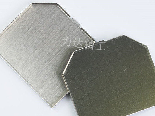 變壓器屏蔽罩沖壓完成之后如何清洗？-力達精工