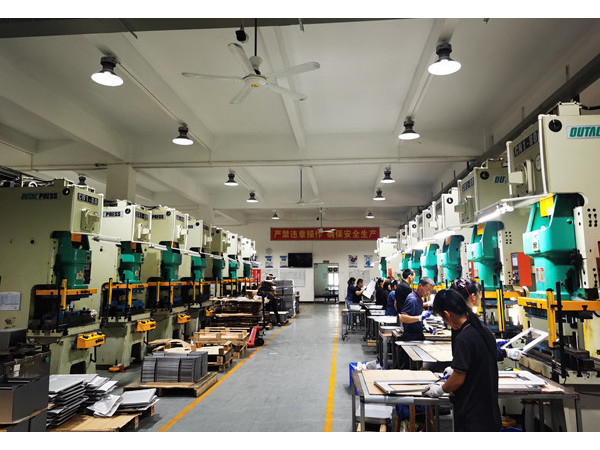 力達(dá)精工生產(chǎn)設(shè)備