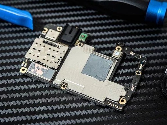 PCB板設(shè)計(jì)時(shí)屏蔽罩夾子的使用需要注意哪些事項(xiàng)？力達(dá)精工